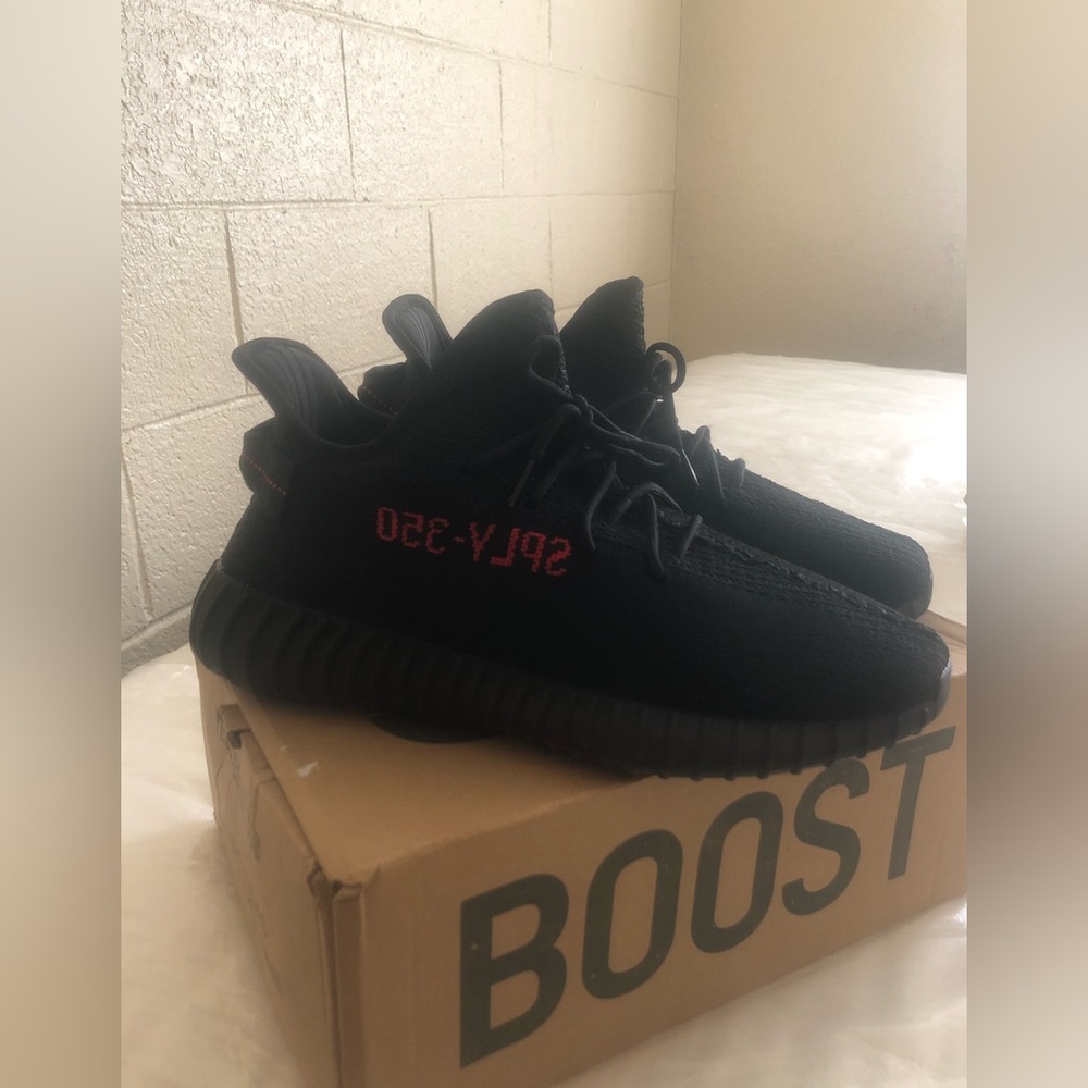 Yeezy 350 v2 bred size 12 men
